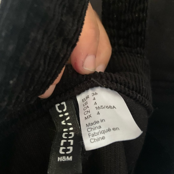 Black corduroy overalls (skirt) - Picture 3 of 4